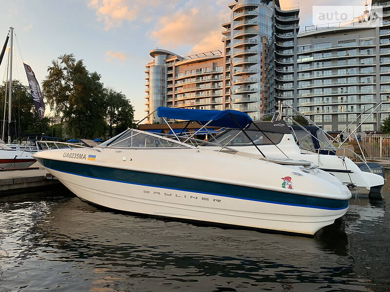 Моторная яхта Bayliner 2352 2001 в Киеве