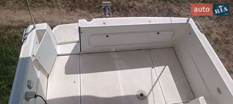 Моторная яхта Bayliner 2859 1999 в Кельменцах