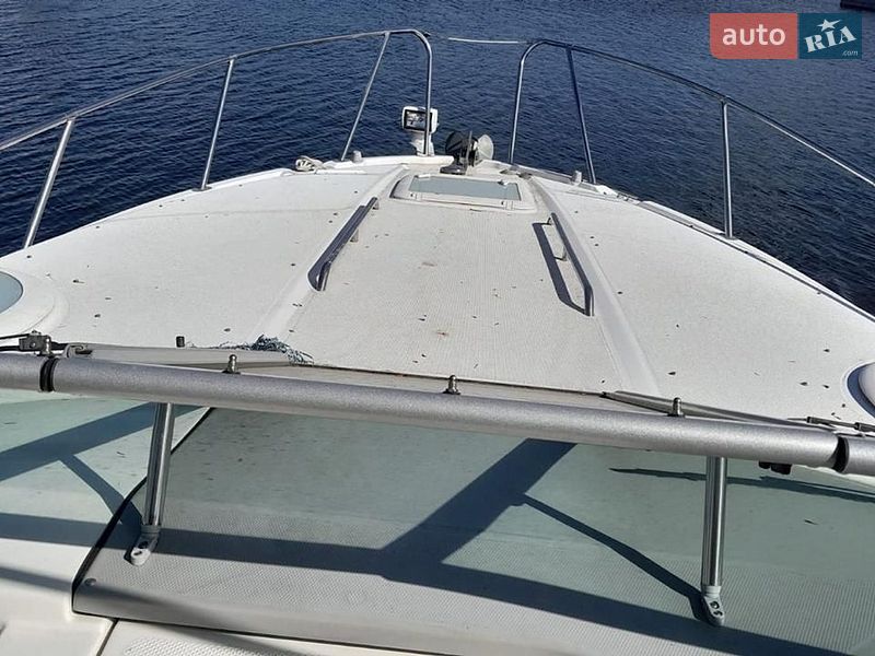 Моторная яхта Bayliner 305 2008 в Киеве