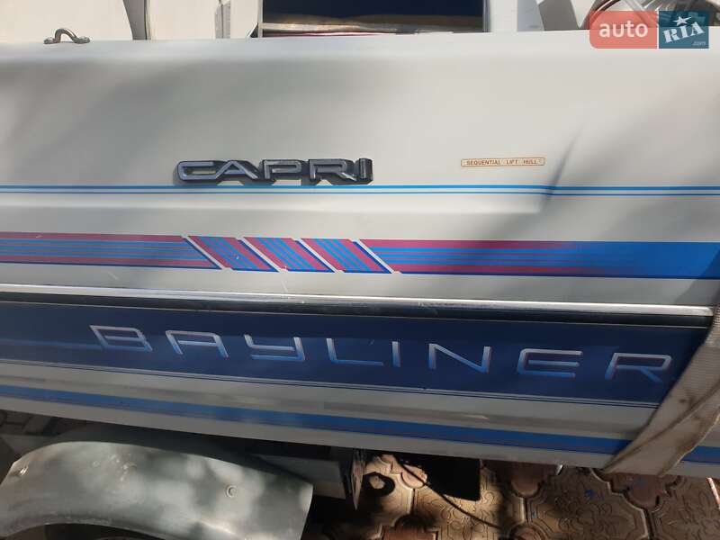 Лодка Bayliner Capri 1989 в Запорожье