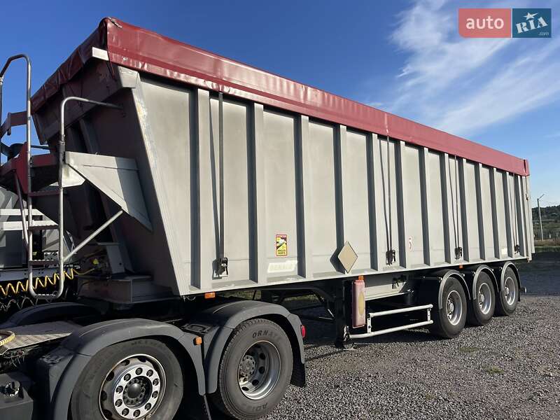 Самоскид напівпричіп Benalu Agriliner 2007 в Вінниці