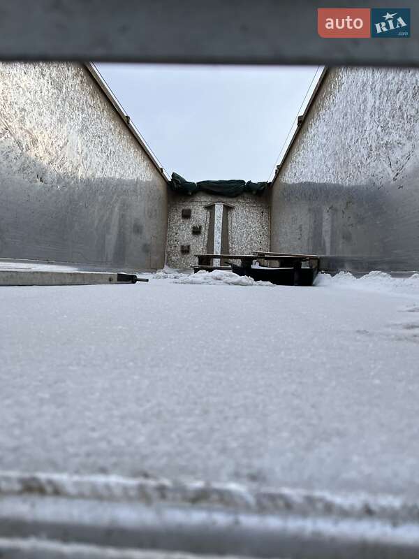 Зерновоз - напівпричіп Benalu Benalu 2008 в Шептицькому