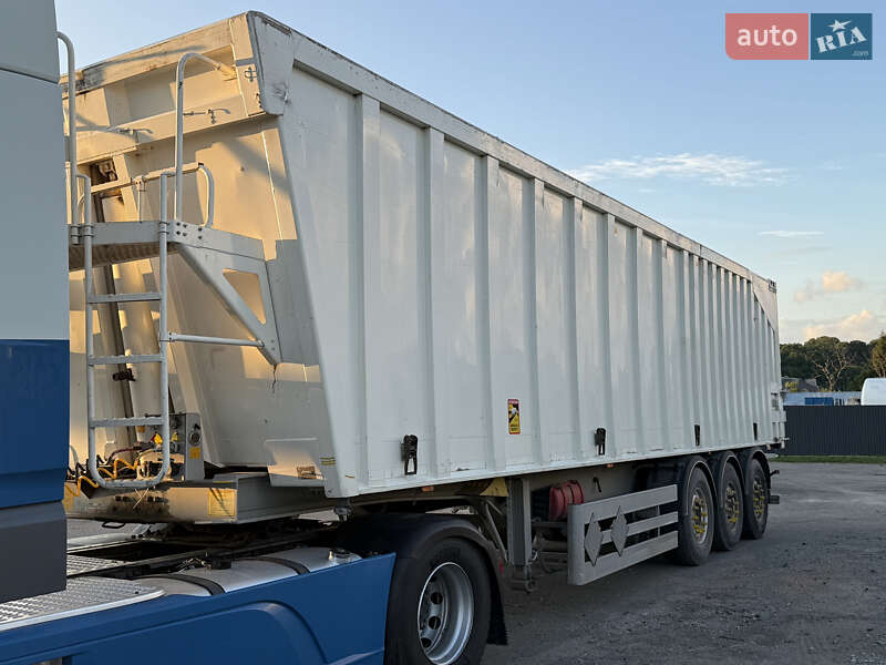 Самосвал полуприцеп Benalu Benalu 2013 в Староконстантинове