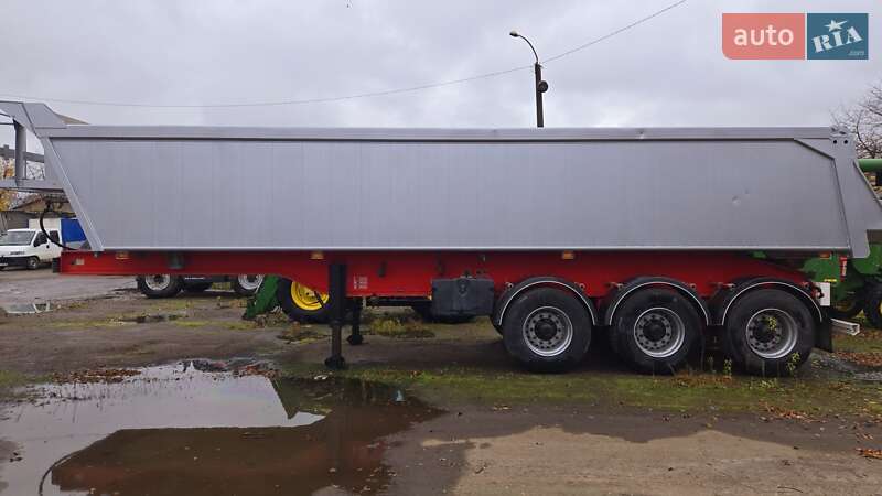 Самоскид напівпричіп Benalu Benalu 2010 в Луцьку