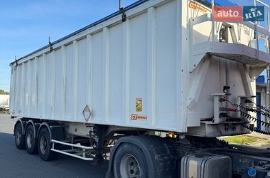 Бортовой полуприцеп Benalu Benalu 2001 в Виннице