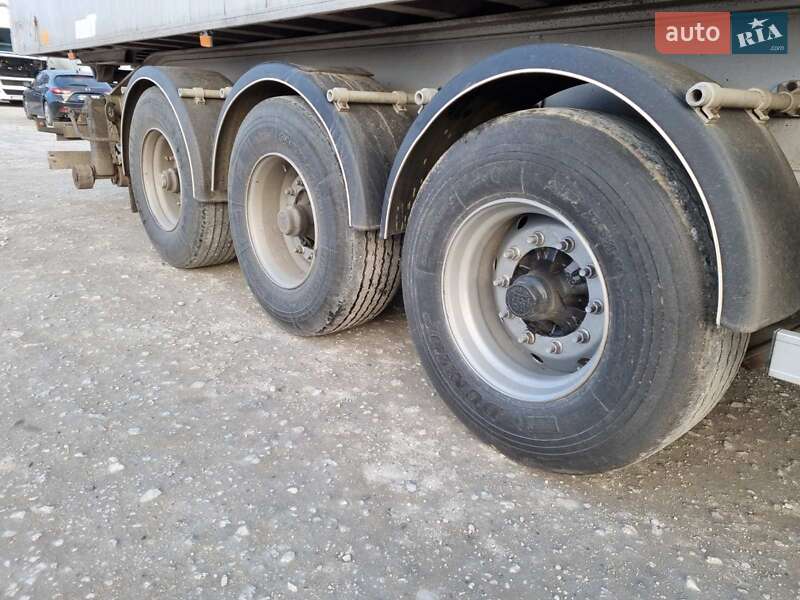 Самосвал полуприцеп Benalu Fruehauh 2010 в Виннице