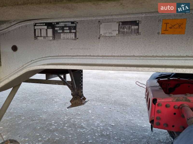 Самосвал полуприцеп Benalu Fruehauh 2010 в Виннице