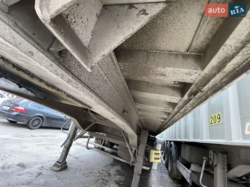 Зерновоз - полуприцеп Benalu С34 2008 в Киеве