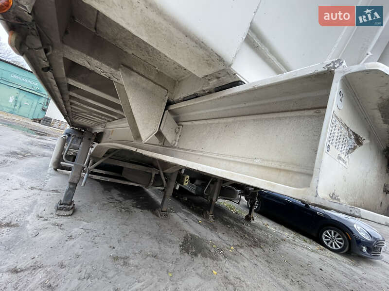 Зерновоз - полуприцеп Benalu С34 2008 в Киеве