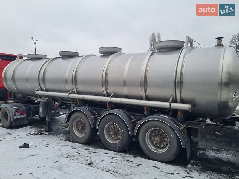 Цистерна полуприцеп Benalu TF34C1 2000 в Черкассах