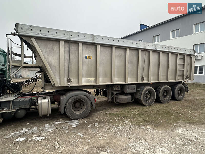 Самосвал полуприцеп Benalu TF34C1 2000 в 