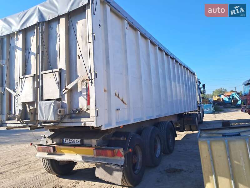 Зерновоз - полуприцеп Benalu TF34C1 1995 в Калуше