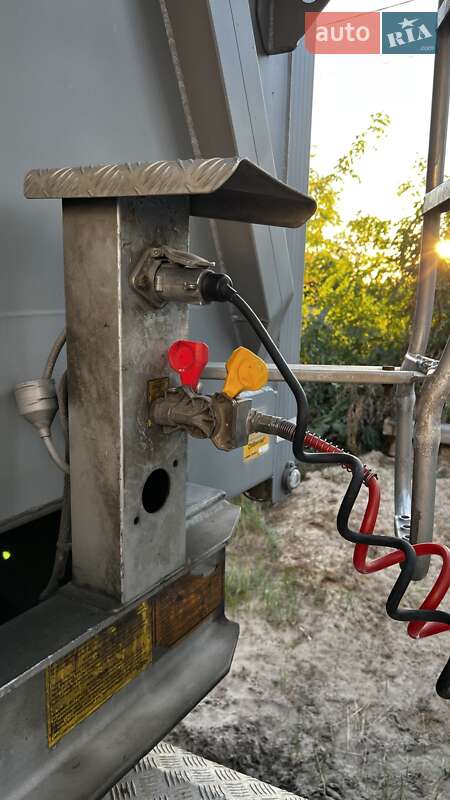 Самосвал полуприцеп Benalu TF34C1 1998 в Киеве