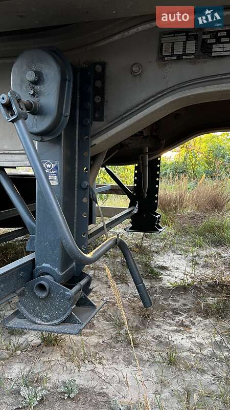 Самосвал полуприцеп Benalu TF34C1 1998 в Киеве