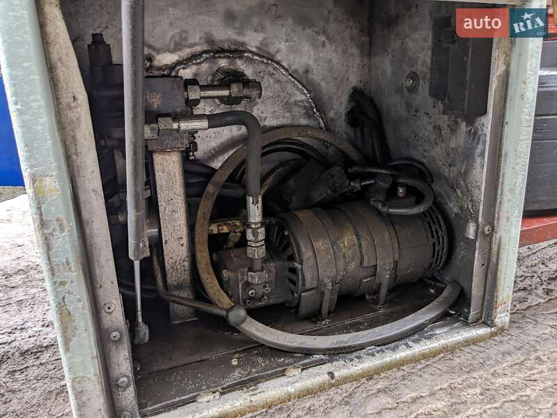 Цистерна полуприцеп Benalu TF 1992 в Кременчуге