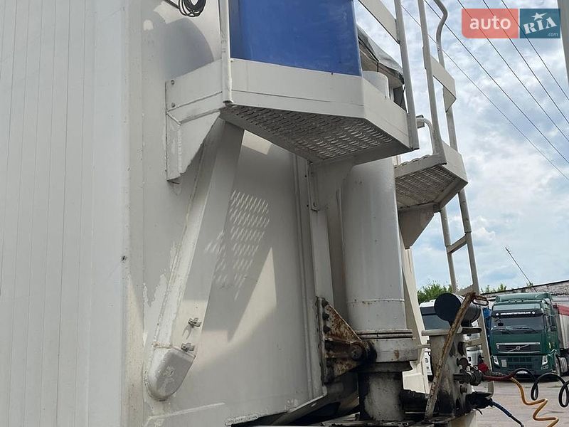 Зерновоз - полуприцеп Benalu TX34CS 2004 в Белой Церкви