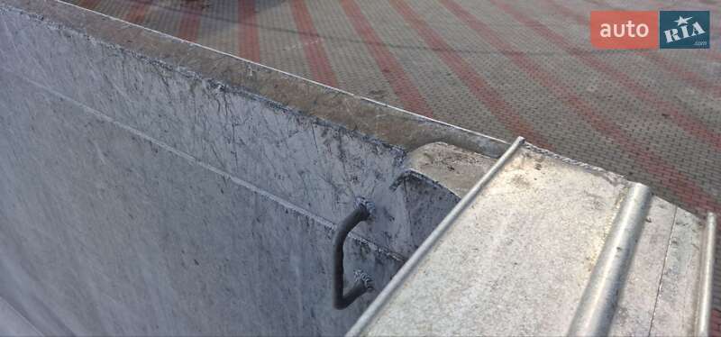 Самосвал полуприцеп Benalu TX 2010 в Виннице