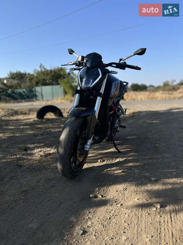 Мотоцикл Без обтекателей (Naked bike) Benelli 251S 2020 в 