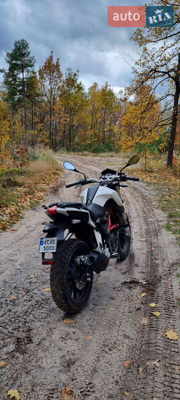 Мотоцикл Без обтекателей (Naked bike) Benelli TNT 25 2020 в Дерно фото 5 Мотоцикл Без обтекателей (Naked bike) Benelli TNT 25 2020 в Дерно