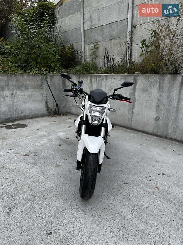 Мотоцикл Без обтекателей (Naked bike) Benelli TNT 300 2015 в Киеве