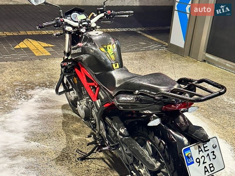 Мотоцикл Без обтекателей (Naked bike) Benelli TNT 300 2018 в Днепре фото 4 Мотоцикл Без обтекателей (Naked bike) Benelli TNT 300 2018 в Днепре