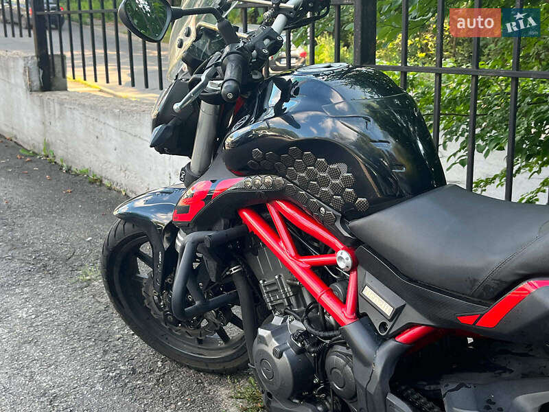 Мотоцикл Без обтекателей (Naked bike) Benelli TNT 302S 2020 в Киеве