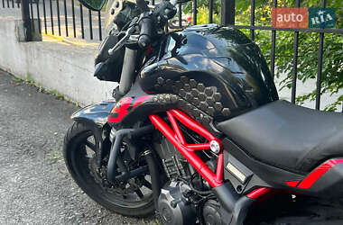 Мотоцикл Без обтекателей (Naked bike) Benelli TNT 302S 2020 в 