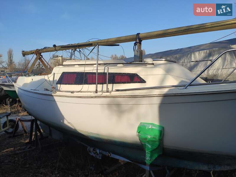 Парусная яхта Beneteau Oceanis 1987 в Киеве