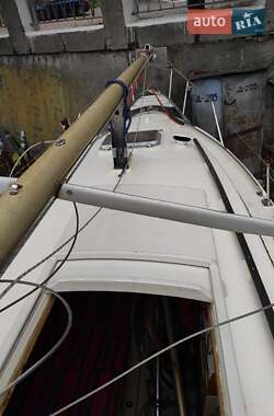 Парусная яхта Beneteau Oceanis 1987 в Киеве