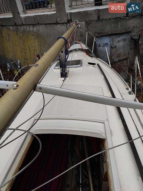 Парусная яхта Beneteau Oceanis 1987 в Киеве