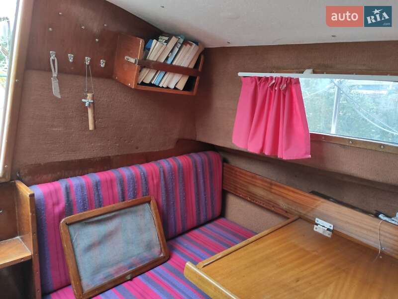 Парусная яхта Beneteau Oceanis 1987 в Киеве