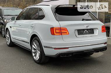 Внедорожник / Кроссовер Bentley Bentayga 2017 в Киеве