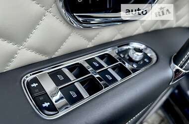Внедорожник / Кроссовер Bentley Bentayga 2019 в 