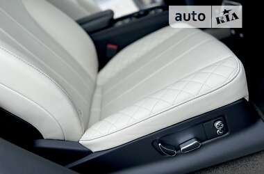 Внедорожник / Кроссовер Bentley Bentayga 2019 в 