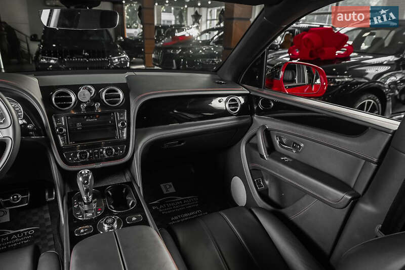 Внедорожник / Кроссовер Bentley Bentayga 2018 в Одессе фото 38 Внедорожник / Кроссовер Bentley Bentayga 2018 в Одессе