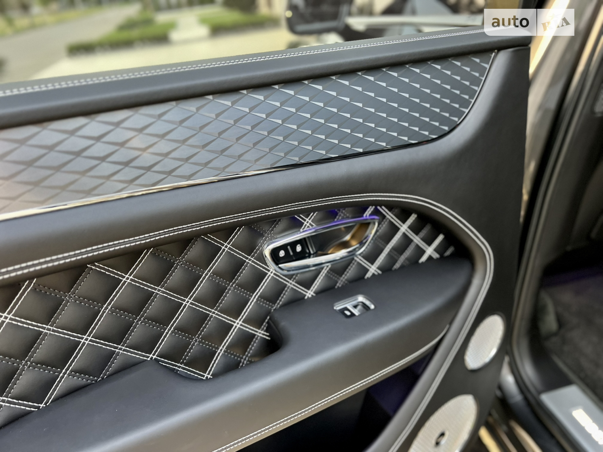 2020 Bentley Bentayga - мініатюра 43