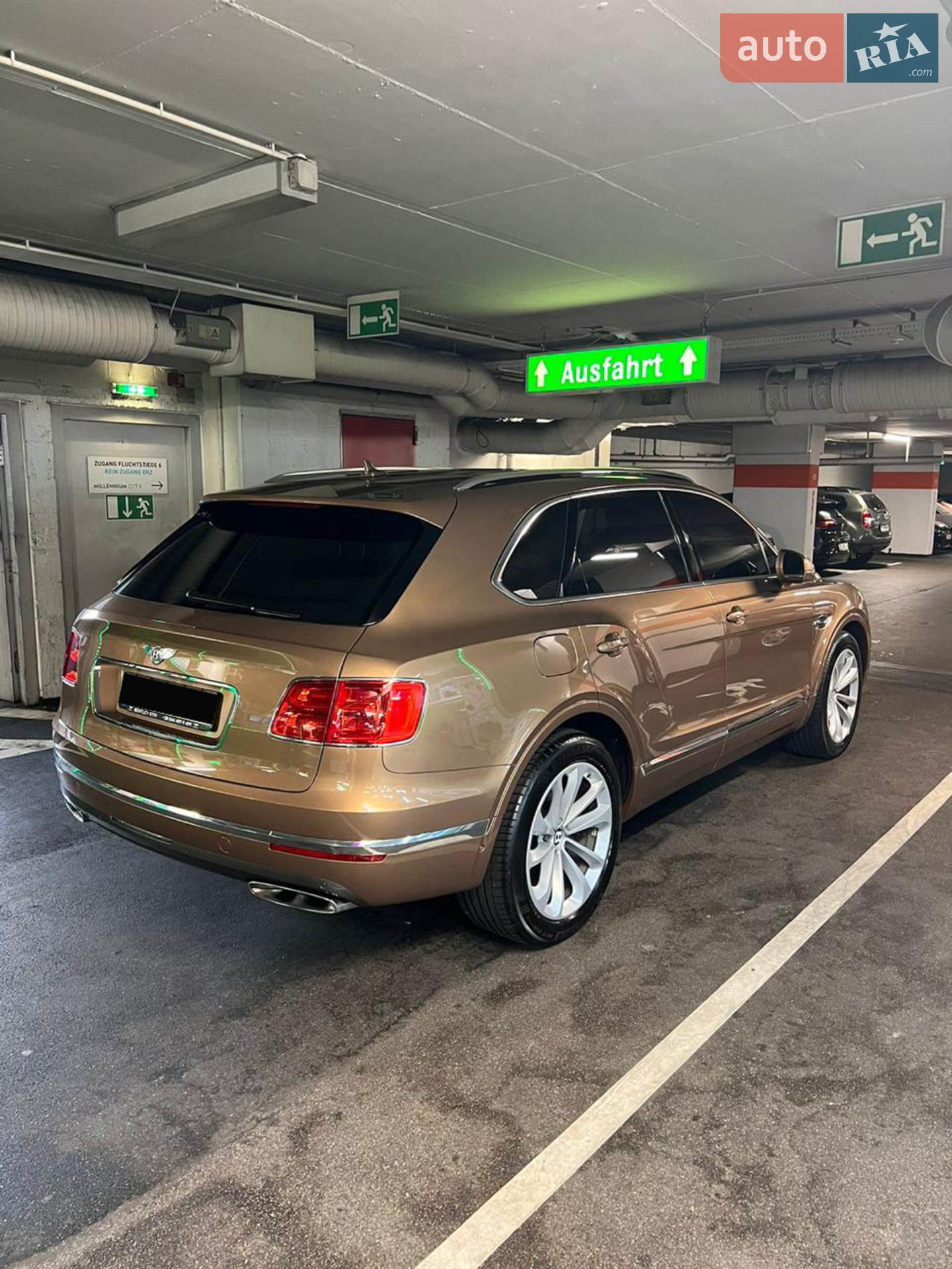 2016 Bentley Bentayga - мініатюра 7