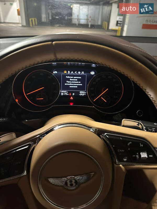 Внедорожник / Кроссовер Bentley Bentayga 2016 в Киеве