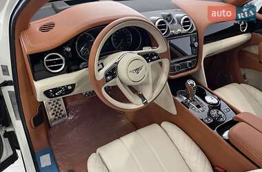 Внедорожник / Кроссовер Bentley Bentayga 2018 в Киеве