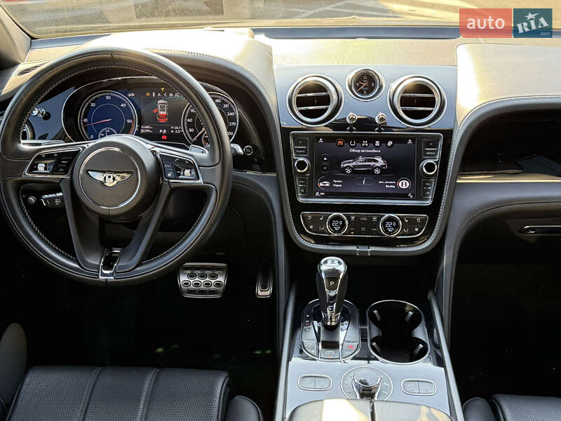 Внедорожник / Кроссовер Bentley Bentayga 2017 в Киеве