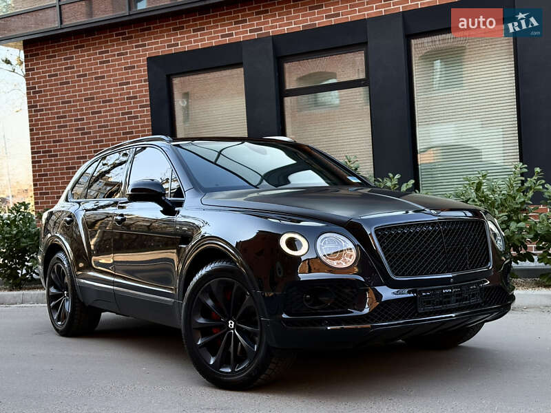 Внедорожник / Кроссовер Bentley Bentayga 2016 в 