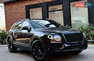 Внедорожник / Кроссовер Bentley Bentayga 2016 в 