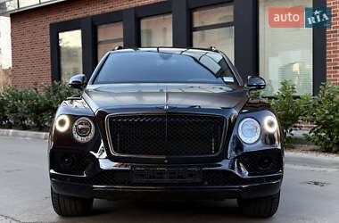 Внедорожник / Кроссовер Bentley Bentayga 2016 в 