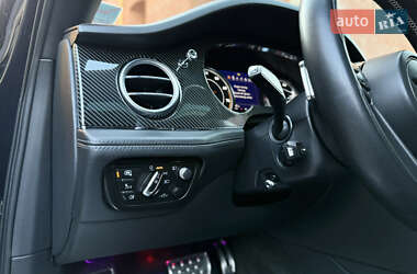 Внедорожник / Кроссовер Bentley Bentayga 2016 в 