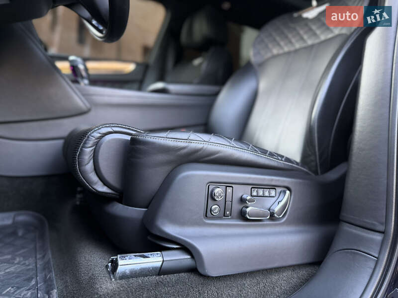 Внедорожник / Кроссовер Bentley Bentayga 2016 в Львове