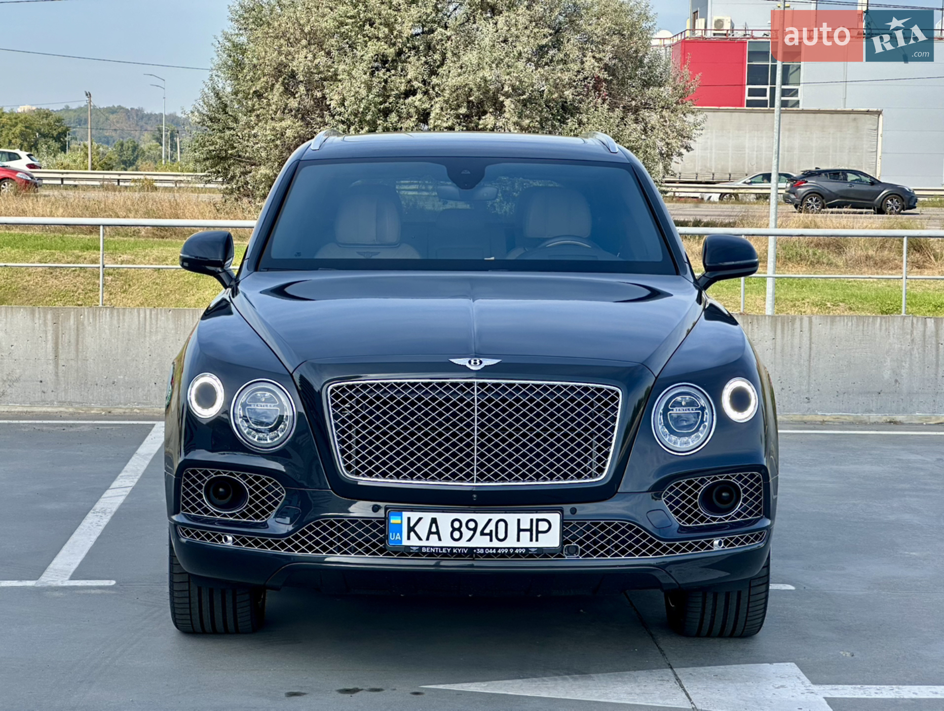 2016 Bentley Bentayga - мініатюра 3