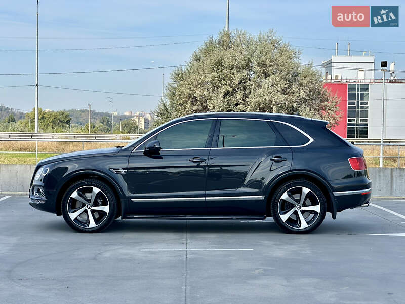 Внедорожник / Кроссовер Bentley Bentayga 2016 в Киеве