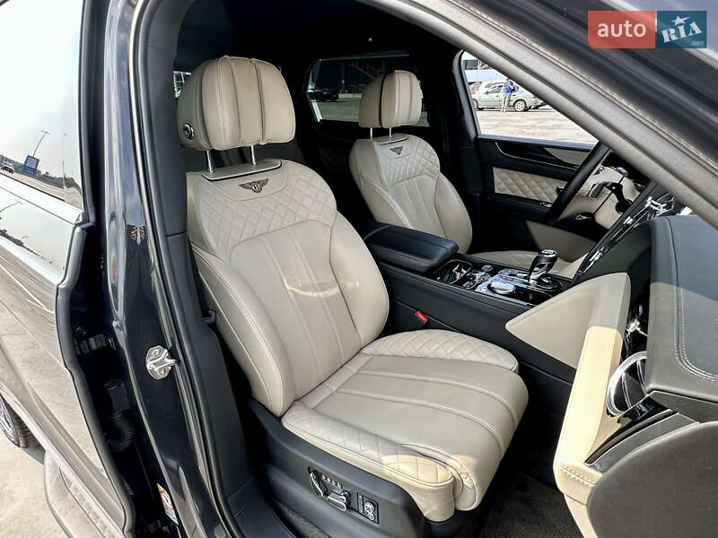 Внедорожник / Кроссовер Bentley Bentayga 2016 в Киеве