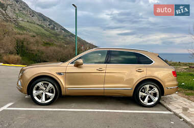 Внедорожник / Кроссовер Bentley Bentayga 2017 в 