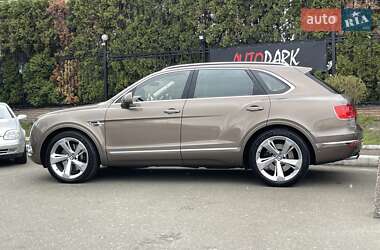 Внедорожник / Кроссовер Bentley Bentayga 2017 в 